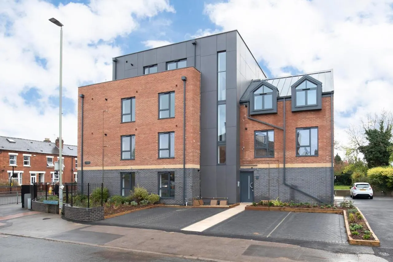 Elliot Oliver - Luxurious Two Bedroom Apartment With Parking Gloucester 0*,